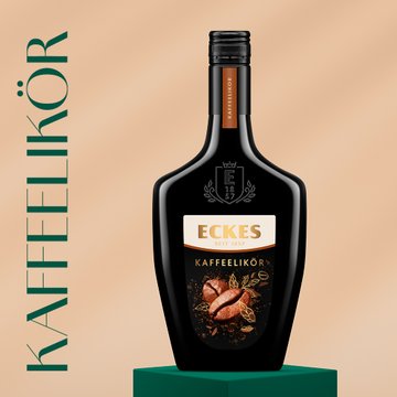 Die schwarze Flasche mit dem Etikett 'Eckes Kaffee-Likör' zeigt Kaffeebohnen und Blätter, die den Genuss von Kaffee betonen.