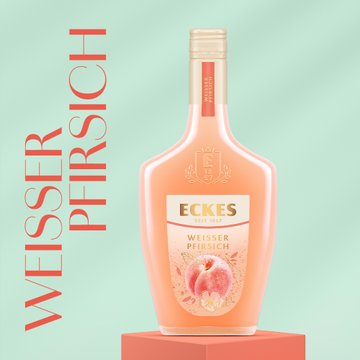 Eine stilvolle Flasche mit dem Etikett 'ECKES WEISSER PFIRSICH' vor einem sanften mintgrünen Hintergrund.